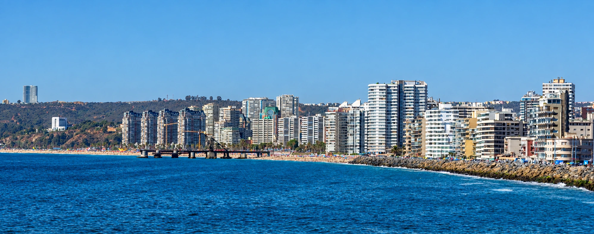 Vista urbana con edificios de Viña del Mar